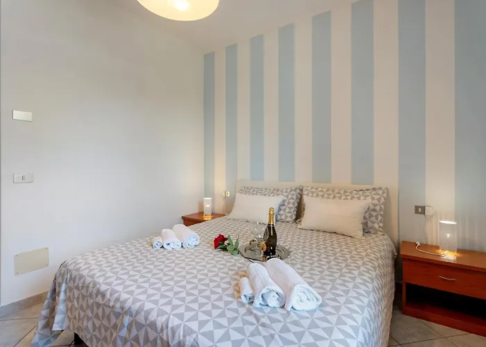 Residenza Jasmine Yellow Apartment