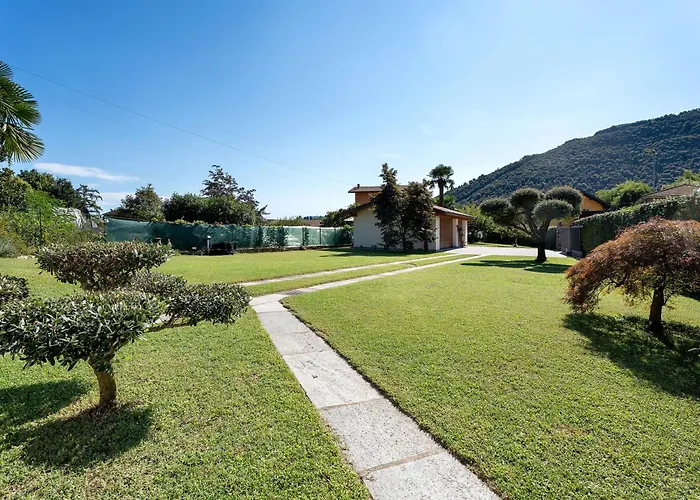 Residenza Jasmine Yellow ורבאניה